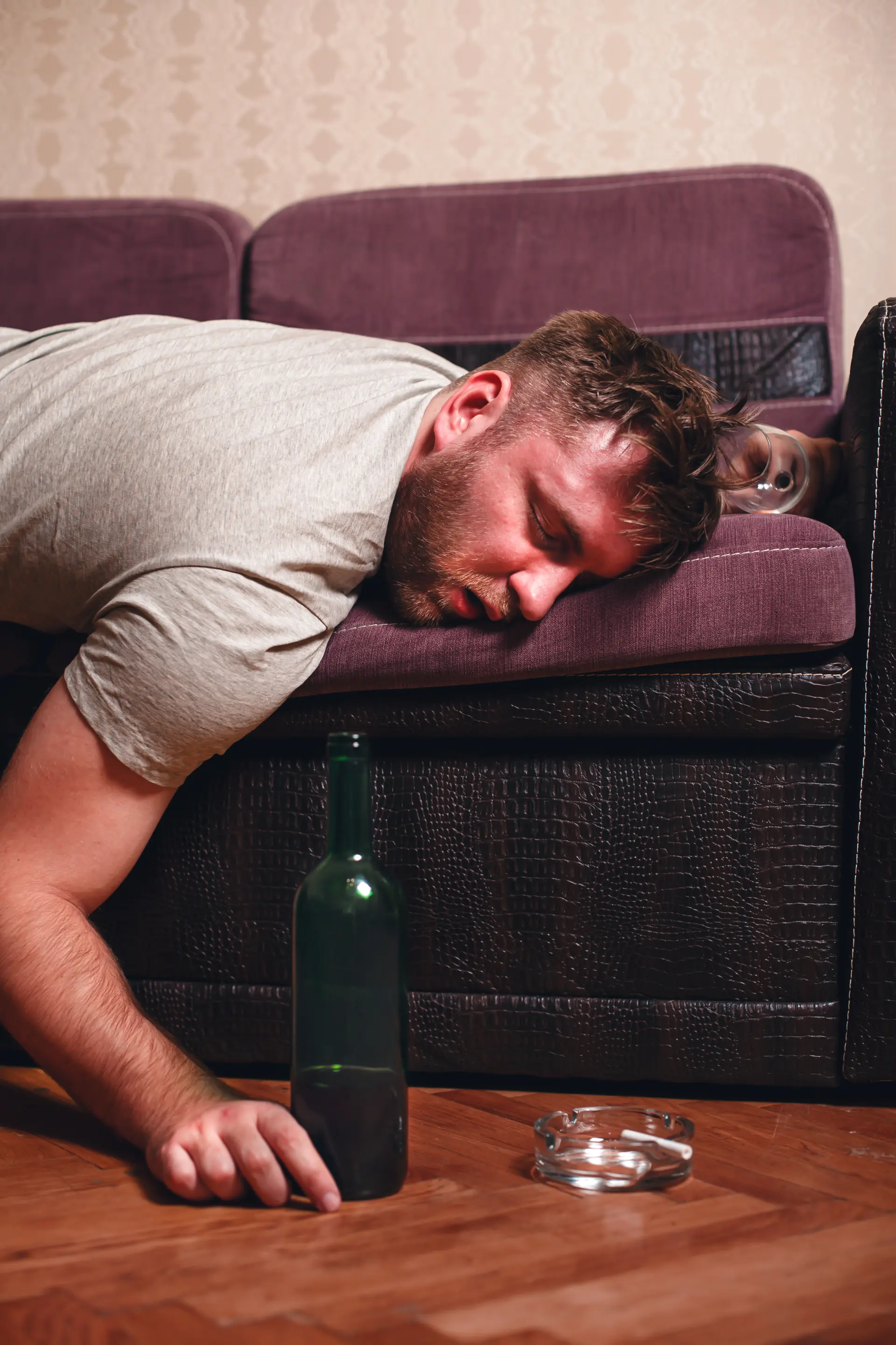 Skutki alkoholizmu – poranek po piciu